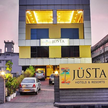 ホテル ​Justa ハイデラバード エクステリア 写真